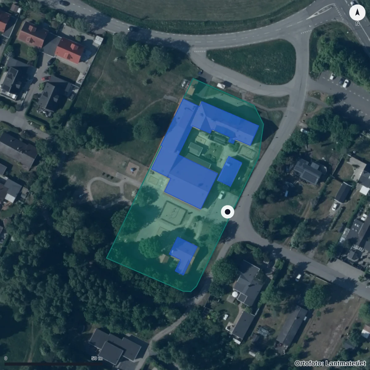 Flygbild över Modeshögs Förskola, ortofoto från Lantmäteriet