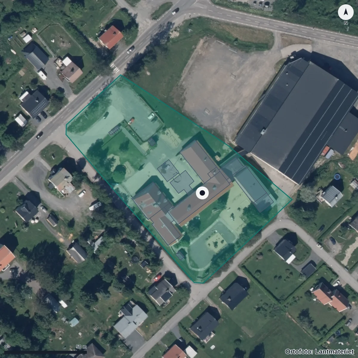 Flygbild över Nordingrå Förskola, ortofoto från Lantmäteriet