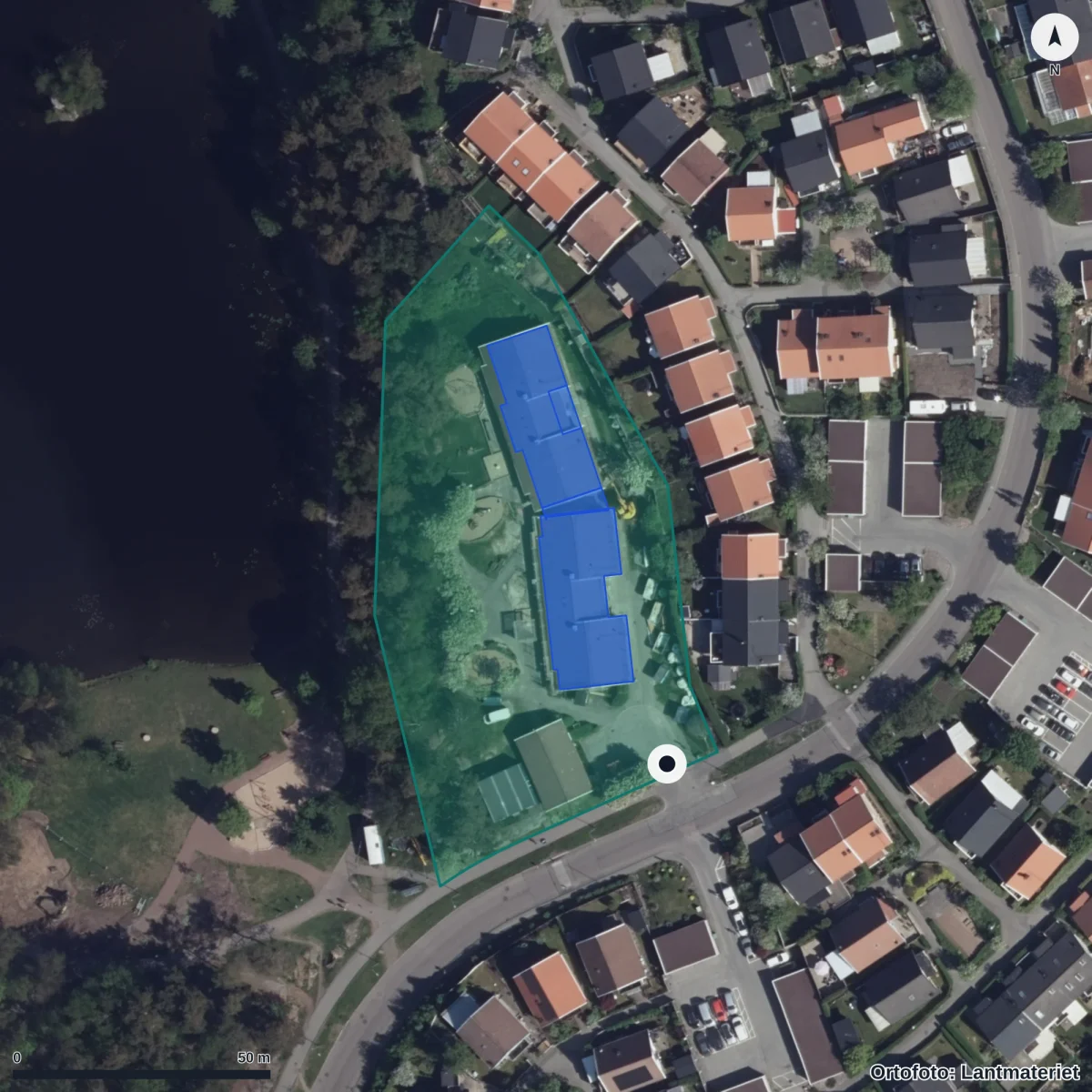 Flygbild över Mölnesjögatan 165-166 Förskola, ortofoto från Lantmäteriet