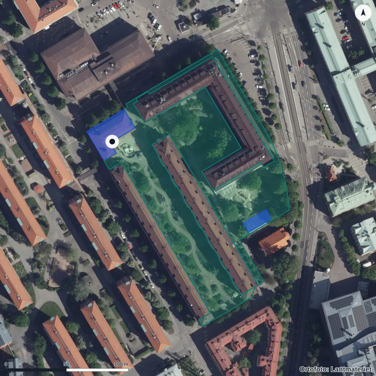 Flygbild över Franska Förskolan, ortofoto från Lantmäteriet