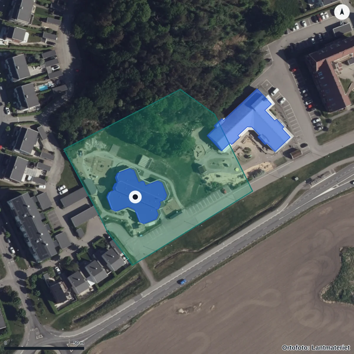 Flygbild över Fjärilens Förskola, ortofoto från Lantmäteriet