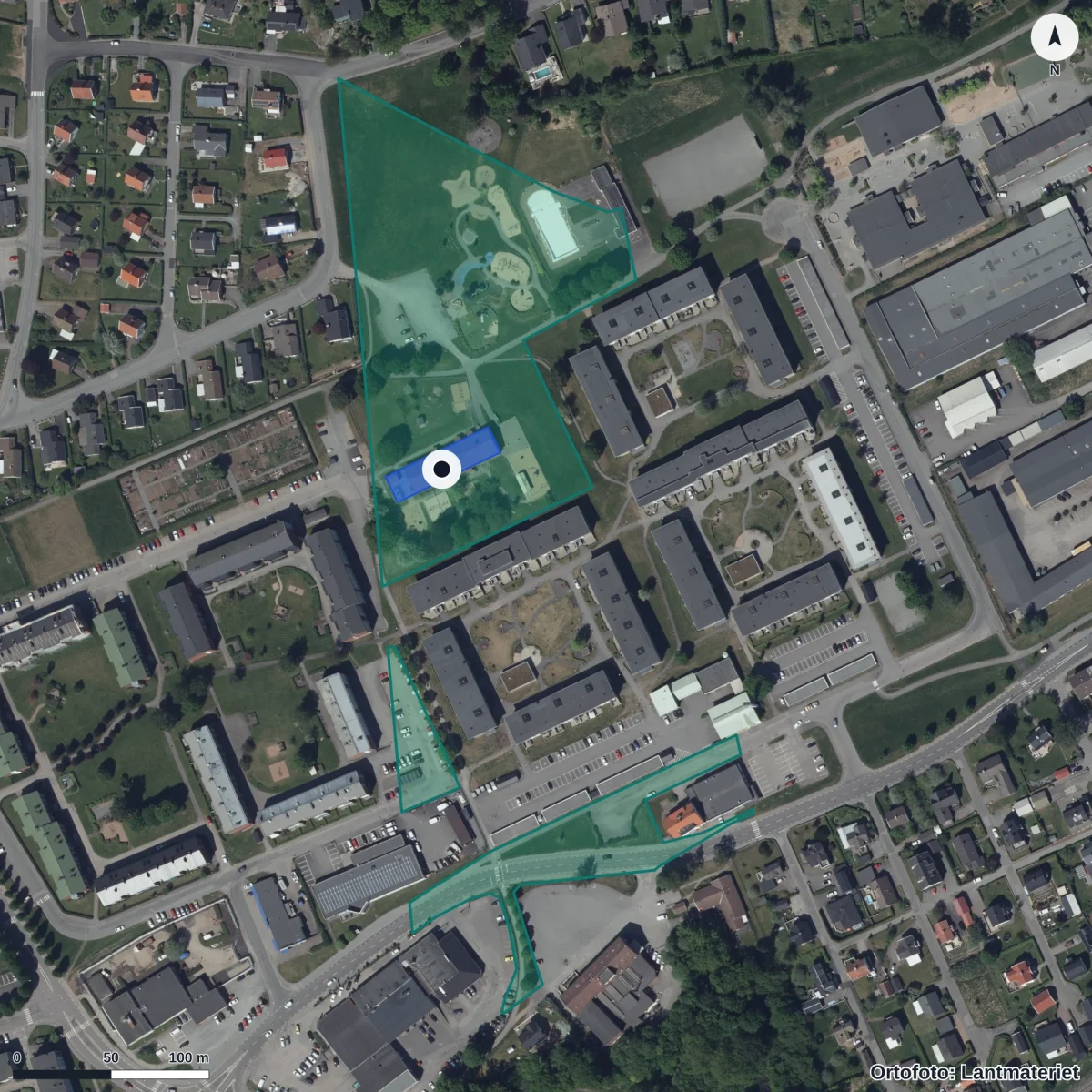 Flygbild över Snickaregårdens Förskola, ortofoto från Lantmäteriet