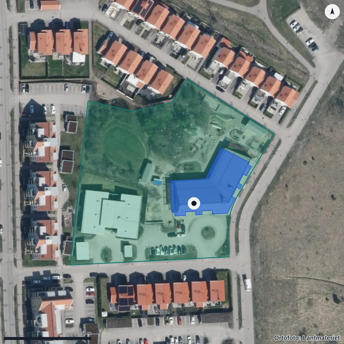 Flygbild över Lillhamra Förskola, ortofoto från Lantmäteriet