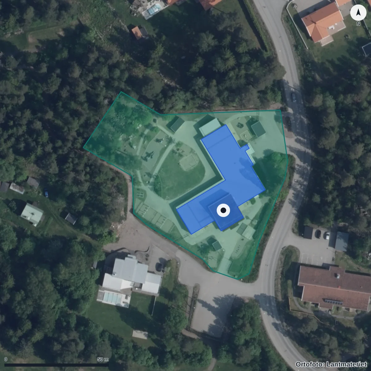 Flygbild över Lindbacka Förskola, ortofoto från Lantmäteriet