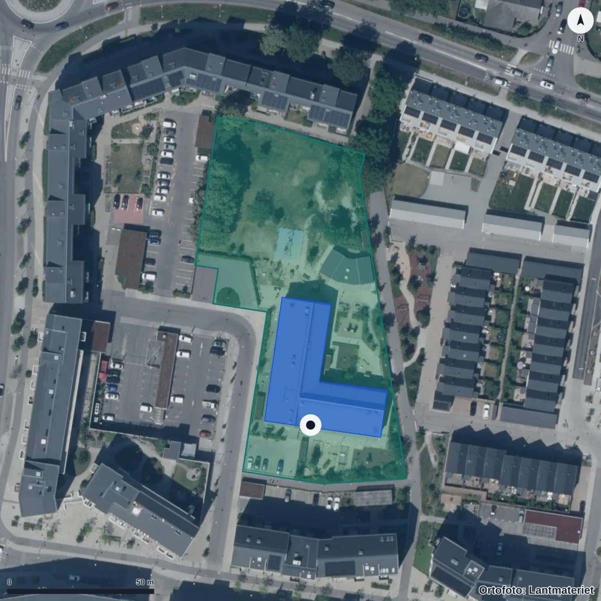 Flygbild över Tröskans Förskola, ortofoto från Lantmäteriet