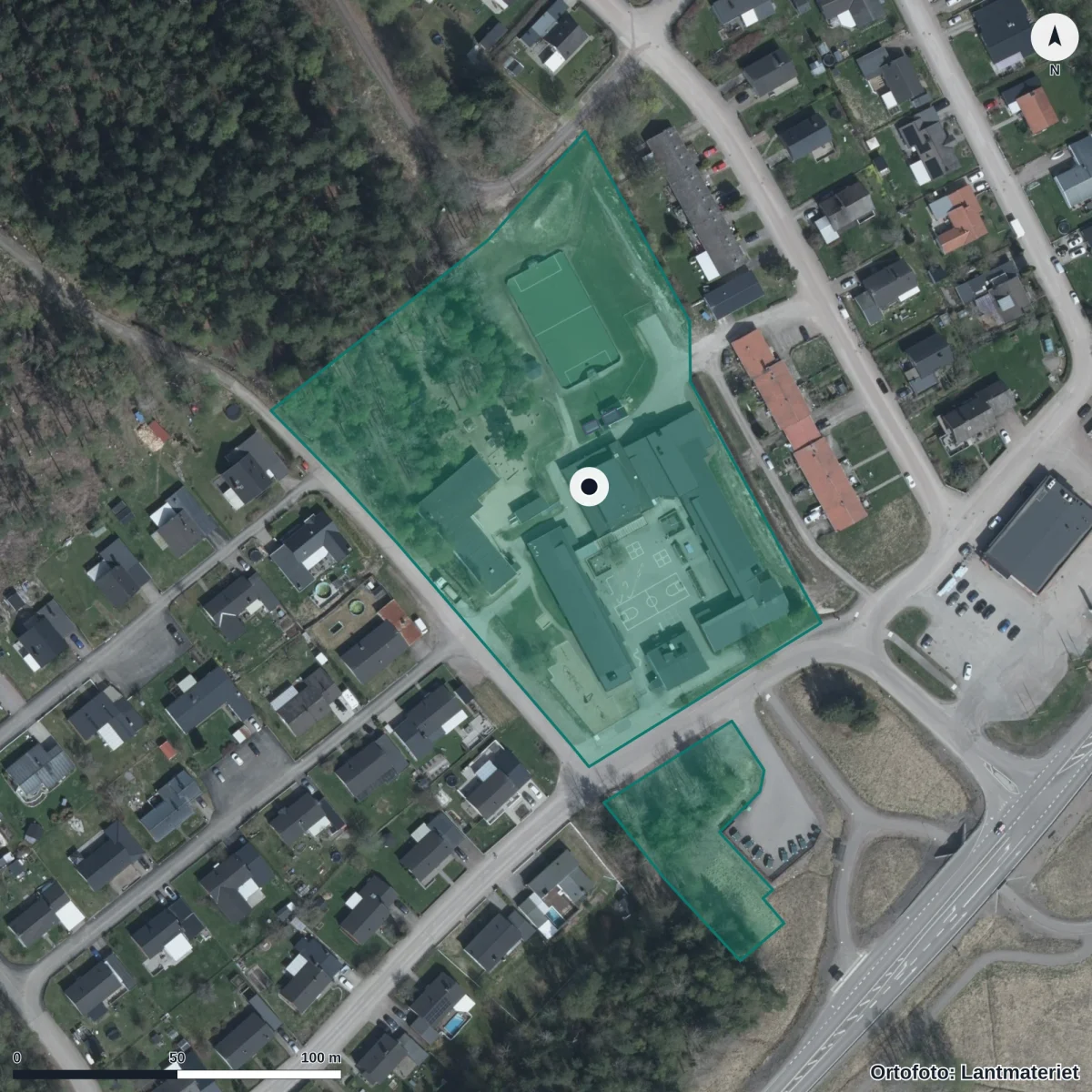 Flygbild över Vallargärdets Förskola, ortofoto från Lantmäteriet