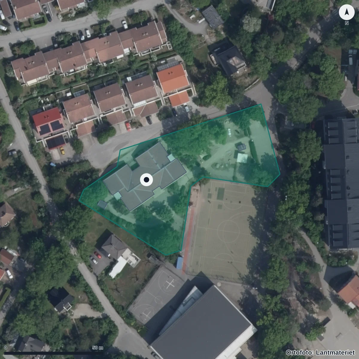 Flygbild över Skuru Förskola, ortofoto från Lantmäteriet