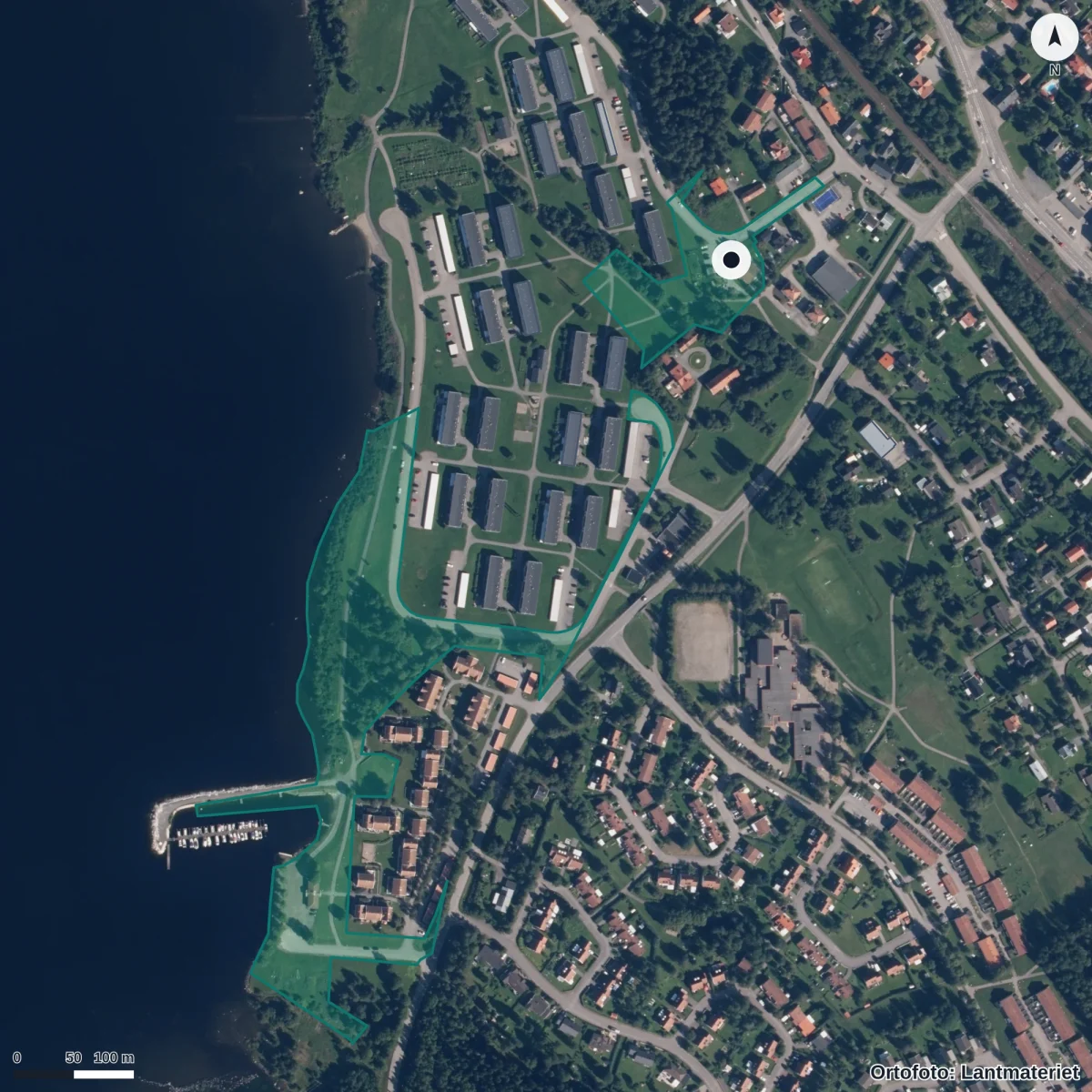 Flygbild över Bäckens Förskola, ortofoto från Lantmäteriet
