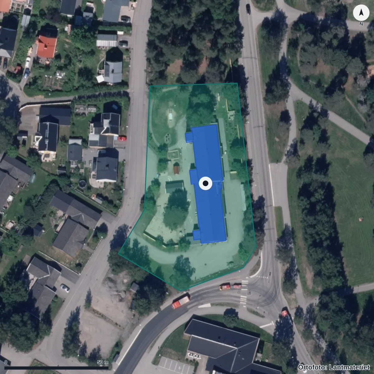Flygbild över Förskolan Klumpen, ortofoto från Lantmäteriet