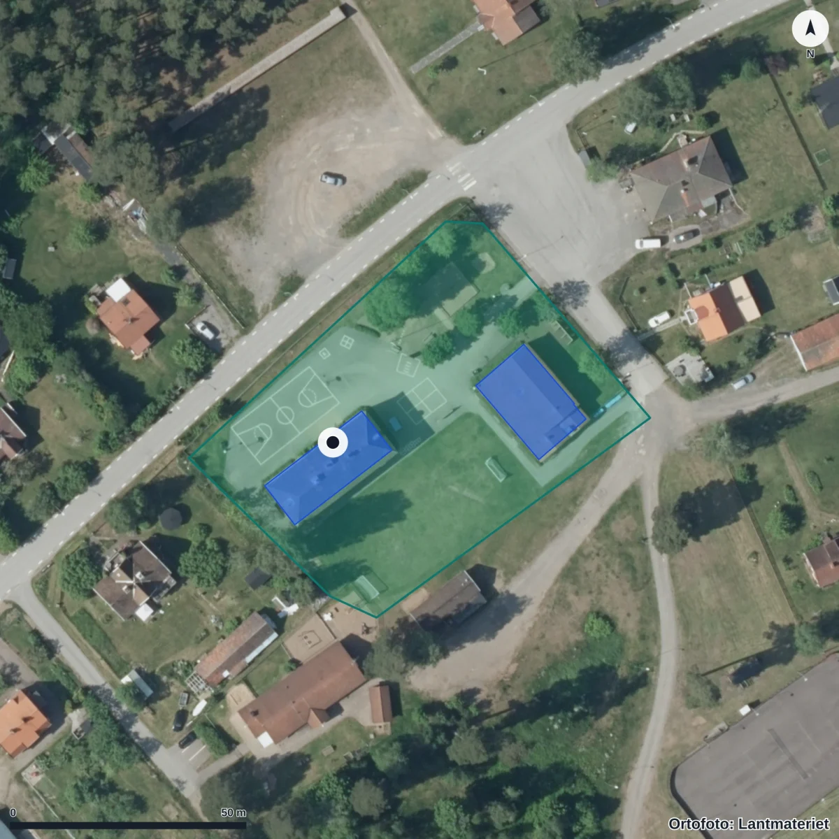 Flygbild över Kisavägen 17, ortofoto från Lantmäteriet
