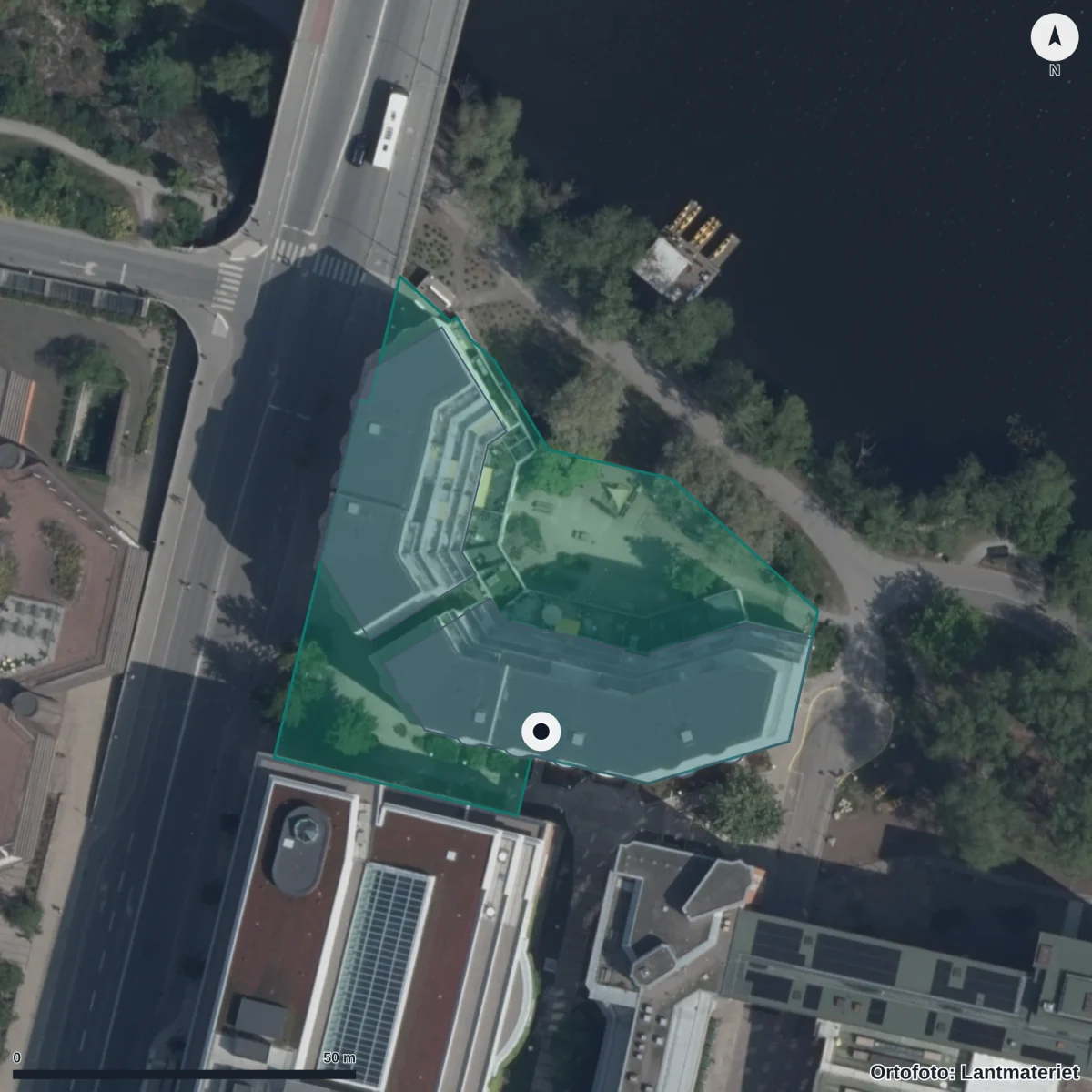 Flygbild över Förskolan Scheelegatan, ortofoto från Lantmäteriet