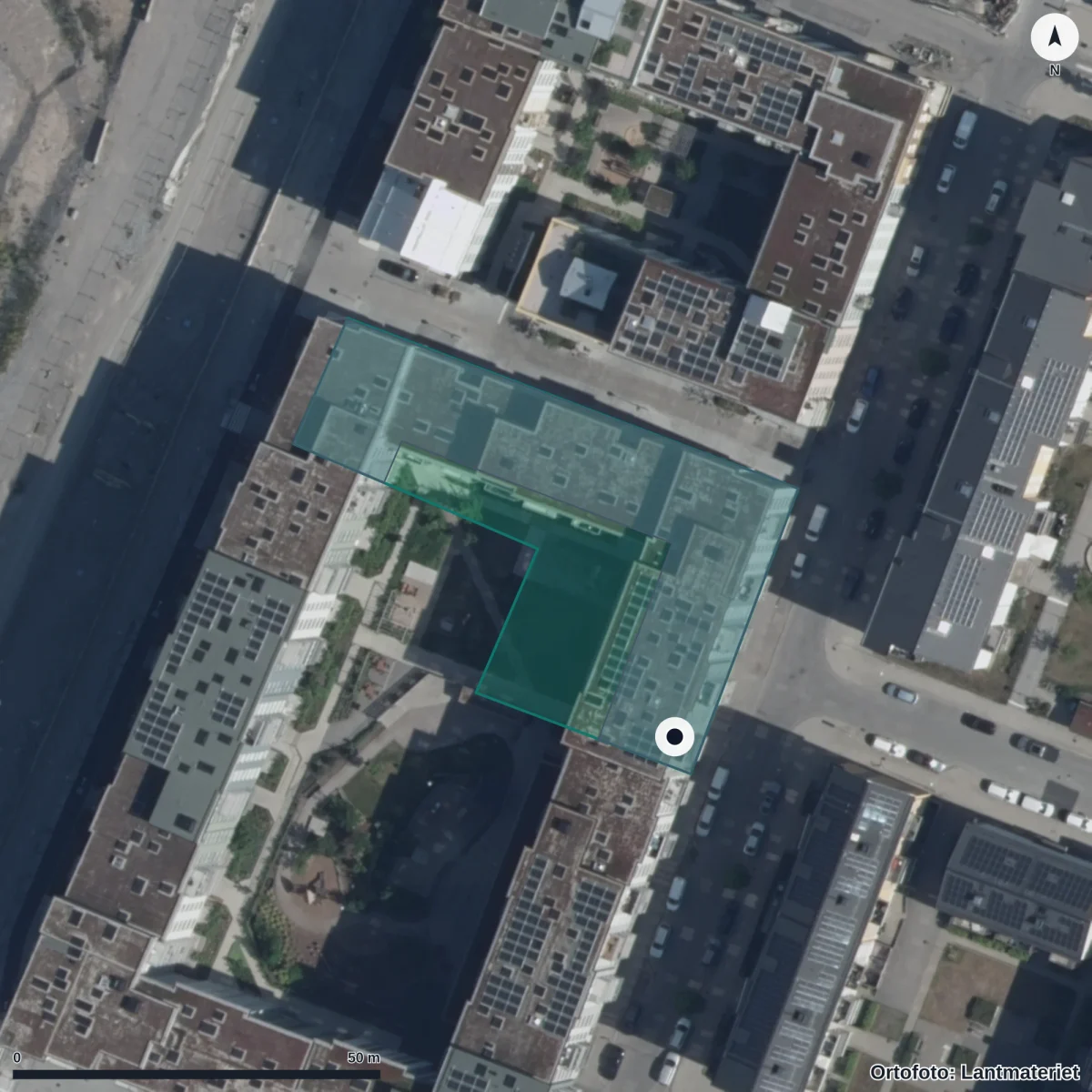 Flygbild över Tellusbarn Ursviks Torg, ortofoto från Lantmäteriet