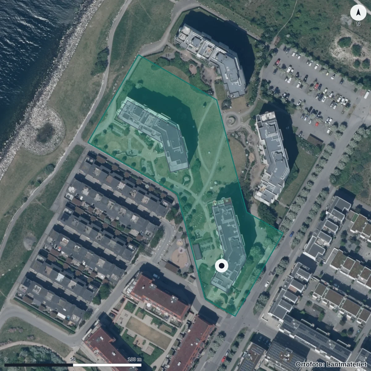 Flygbild över Öns Montessoriförskola, ortofoto från Lantmäteriet