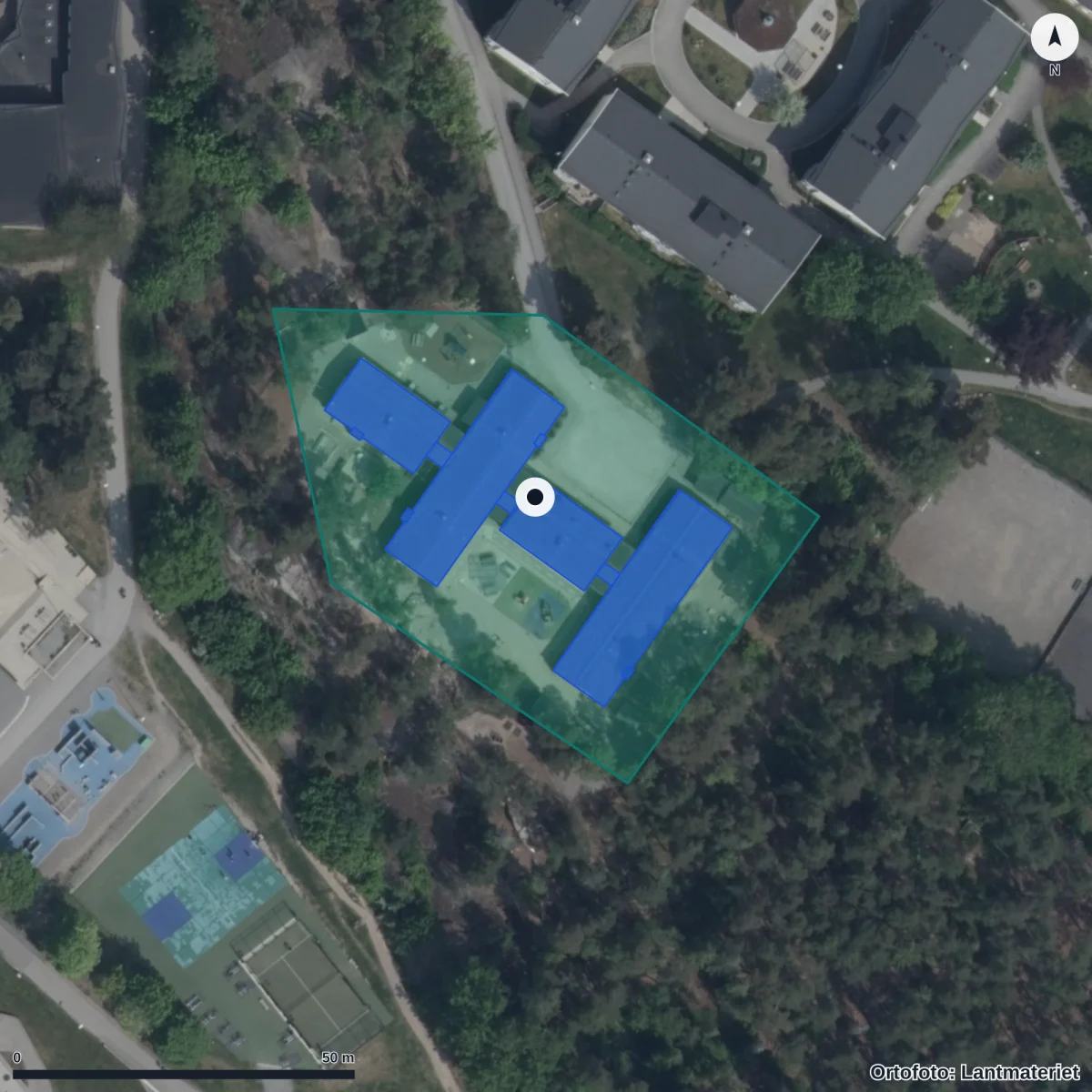 Flygbild över Gunghästen Förskola, ortofoto från Lantmäteriet