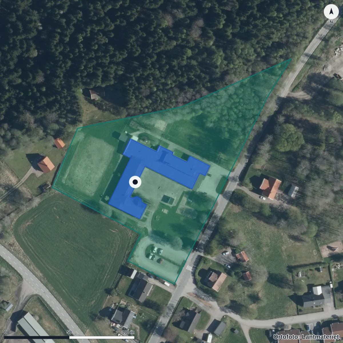 Flygbild över Älmestad Förskola, ortofoto från Lantmäteriet