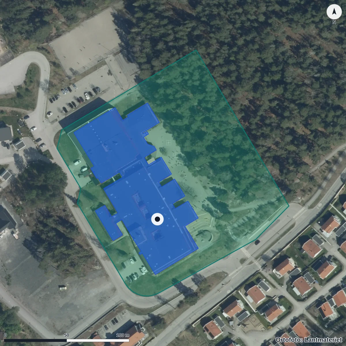 Flygbild över Hökmossens Förskola, ortofoto från Lantmäteriet