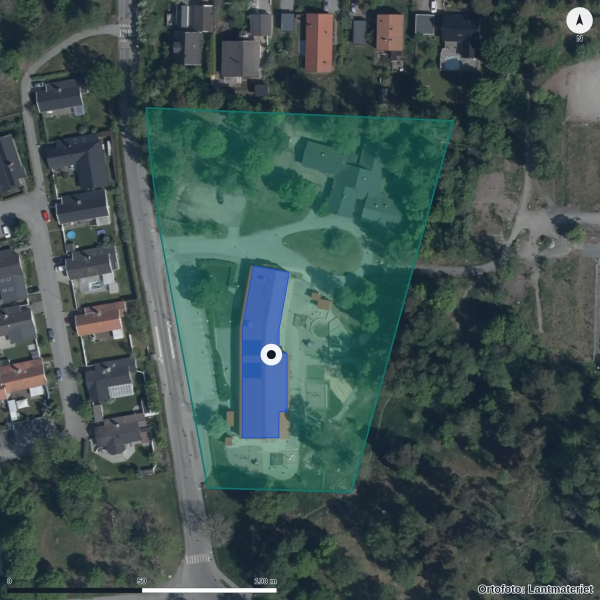 Flygbild över Ormsta Förskola, ortofoto från Lantmäteriet