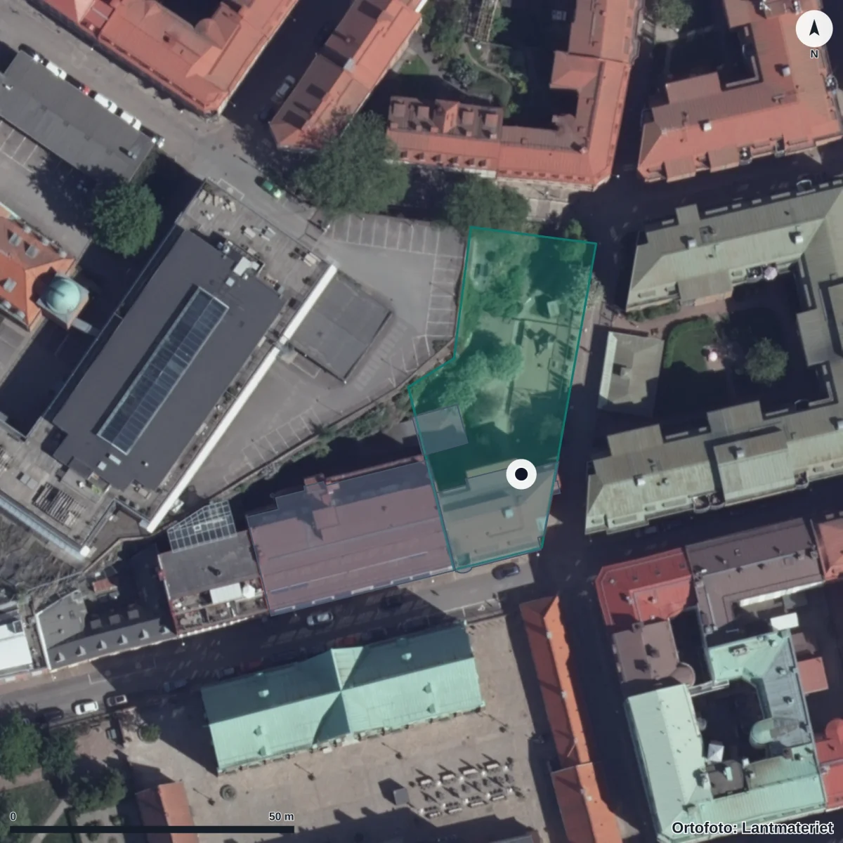 Flygbild över Nedre Kvarnbergsgatan 17 Förskola, ortofoto från Lantmäteriet