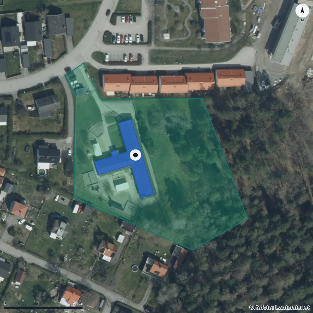 Flygbild över Tallbackens Förskola, ortofoto från Lantmäteriet