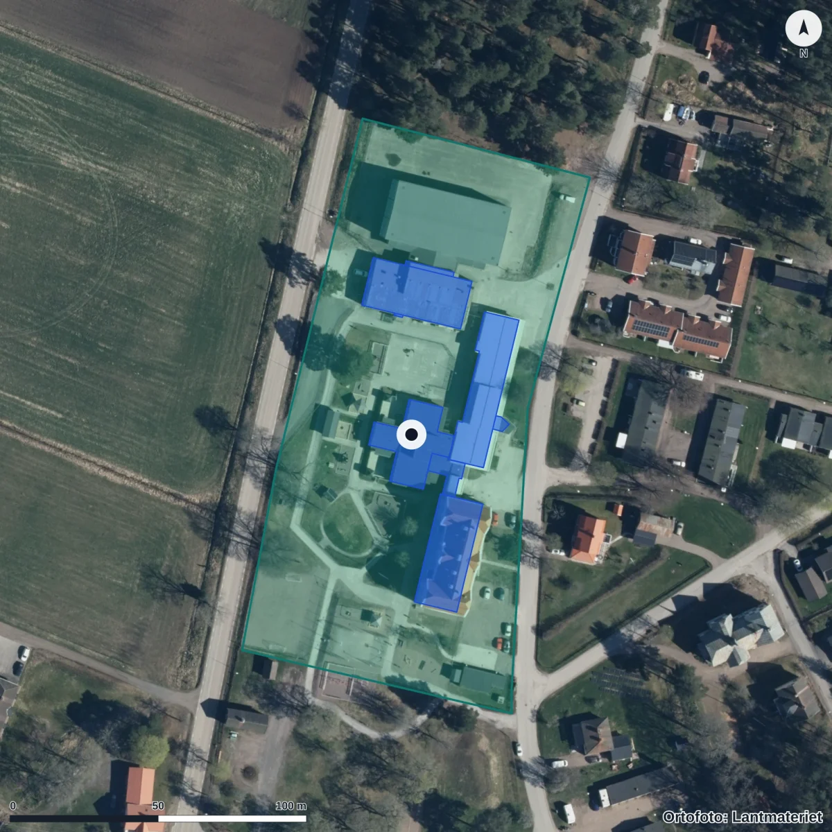 Flygbild över Österfärnebo Förskola, ortofoto från Lantmäteriet