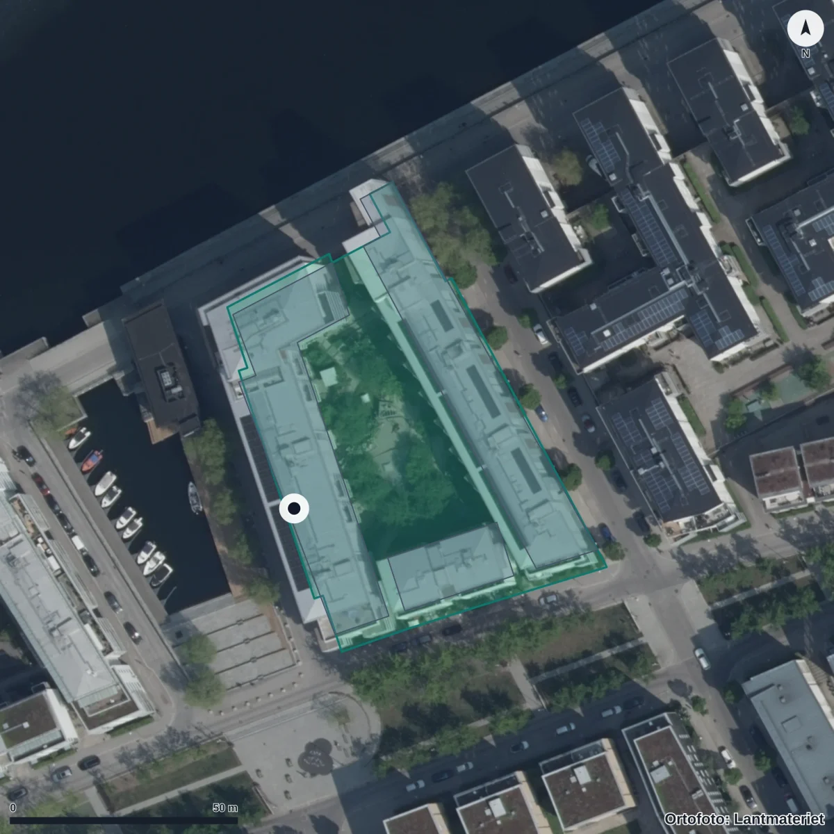 Flygbild över Förskolan Kryssningen, ortofoto från Lantmäteriet