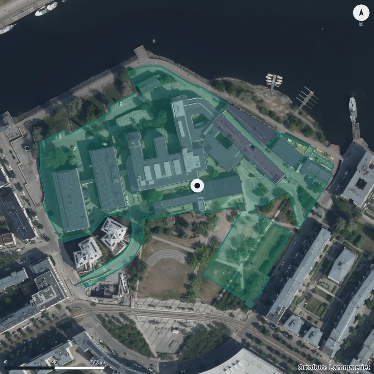 Flygbild över Förskolan Vittra Luma Park, ortofoto från Lantmäteriet