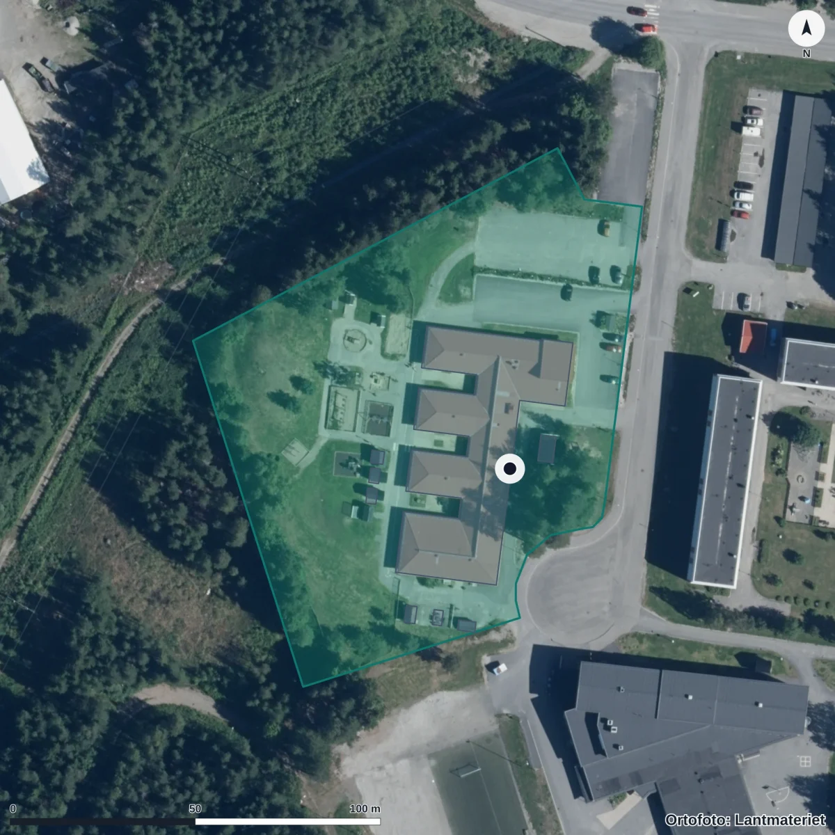 Flygbild över Forsdala Förskola, ortofoto från Lantmäteriet
