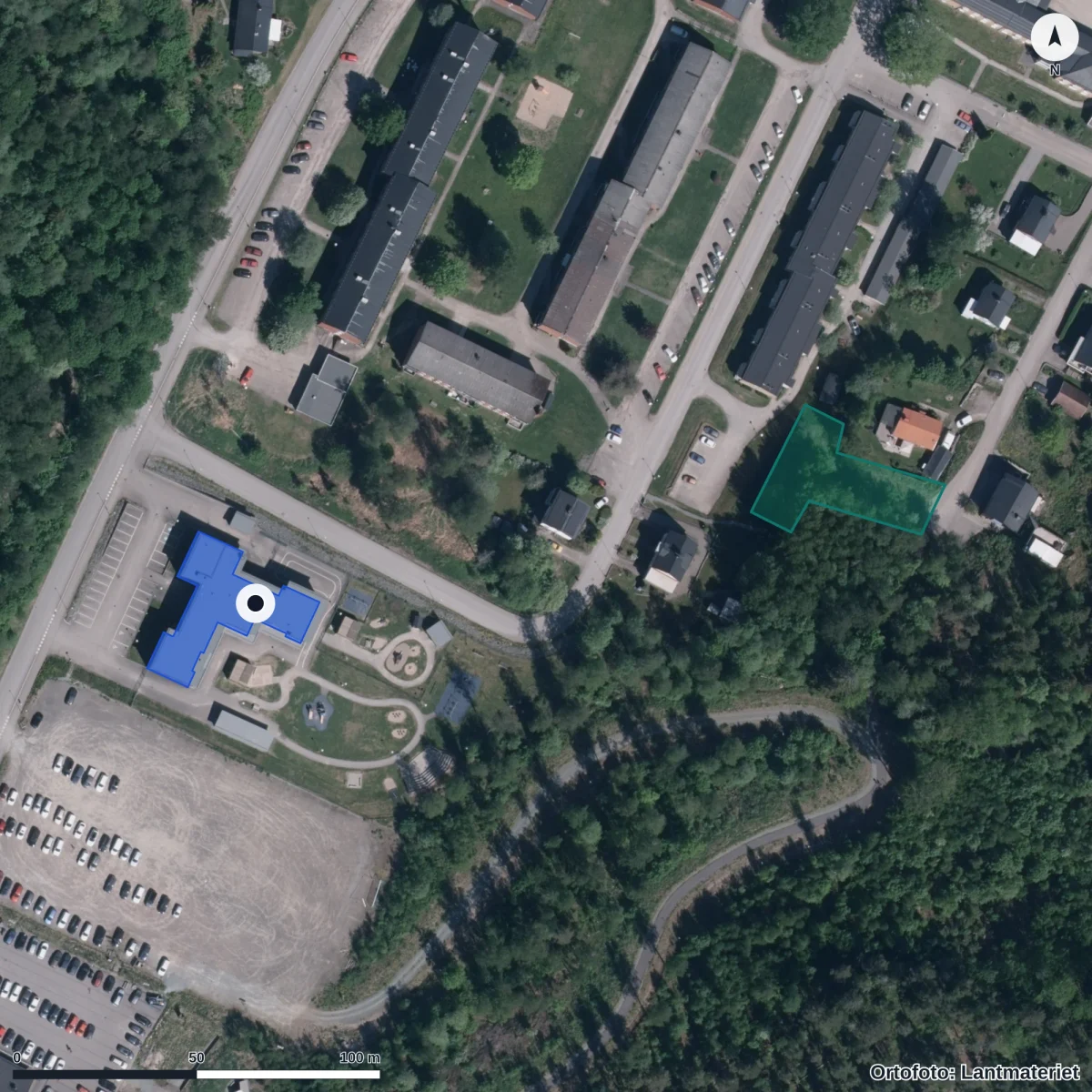 Flygbild över Långevi Förskola, ortofoto från Lantmäteriet