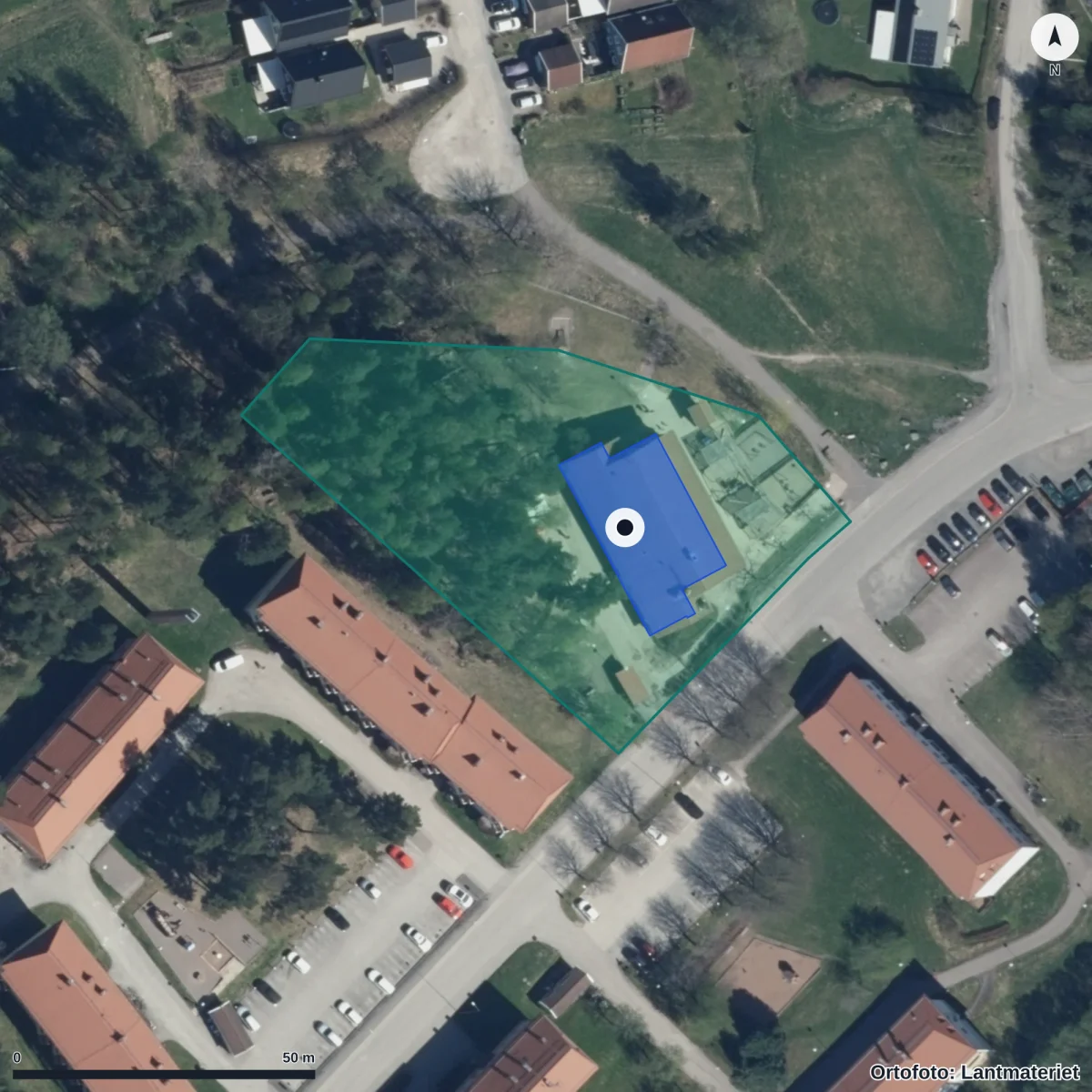 Flygbild över Förskolan Vallen, ortofoto från Lantmäteriet