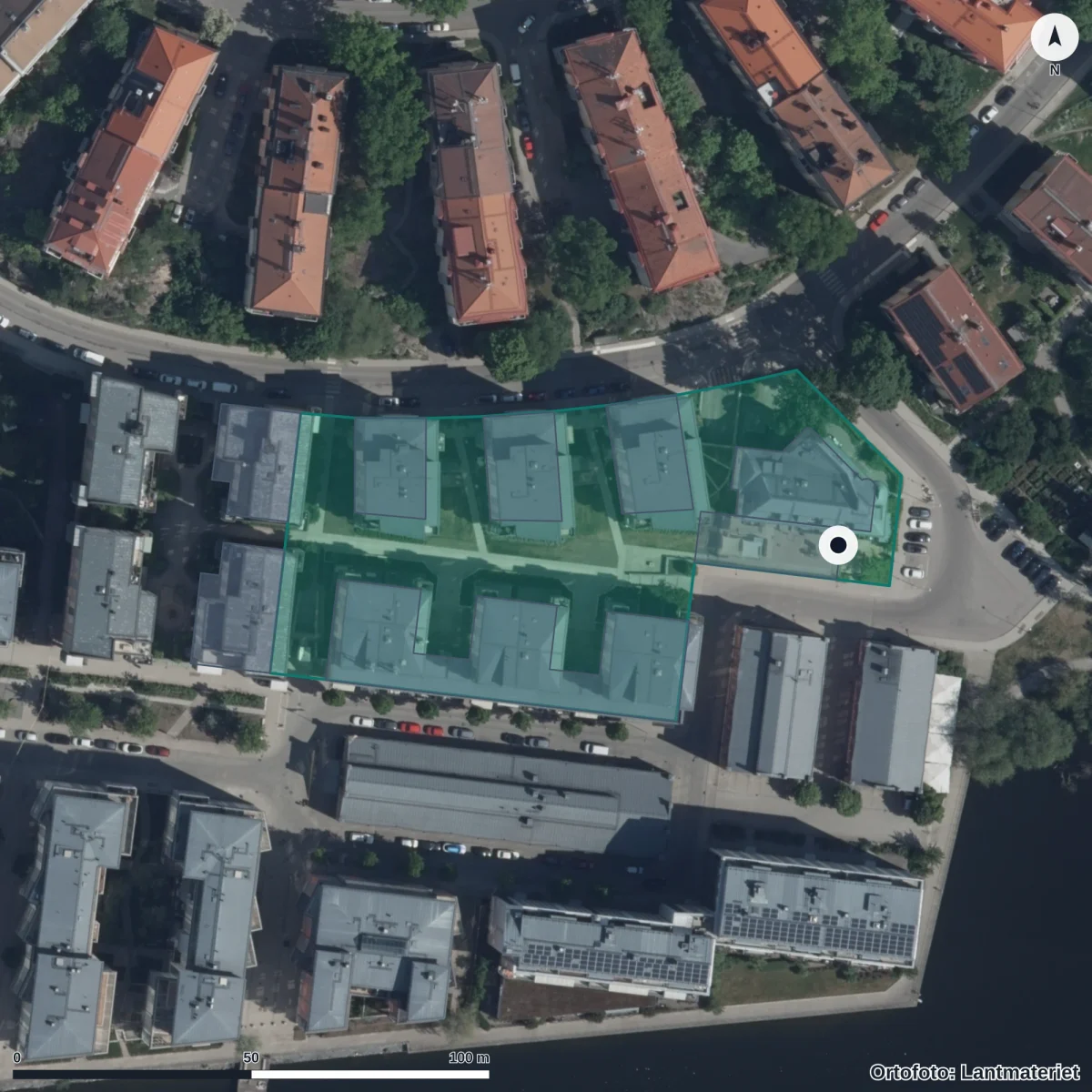 Flygbild över Förskolan Vita Villan, ortofoto från Lantmäteriet