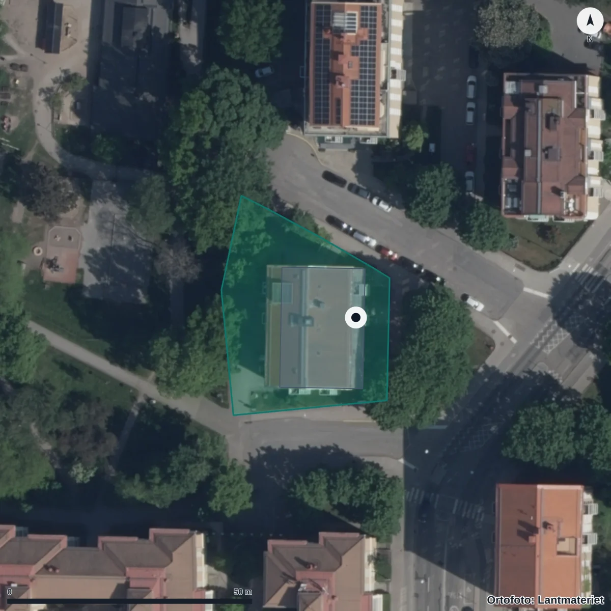 Flygbild över Förskolan Nallebjörnen, Pysslingen, ortofoto från Lantmäteriet