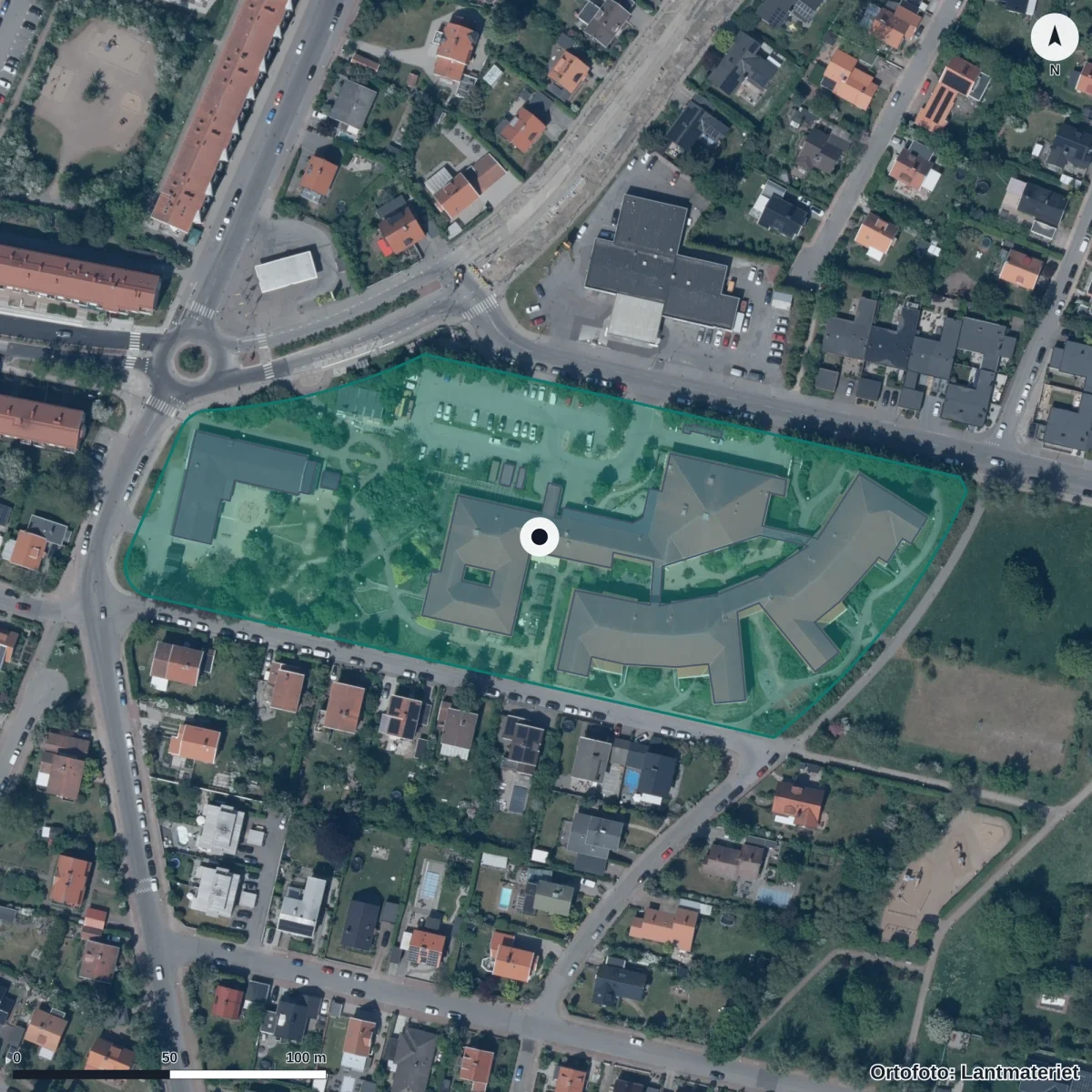 Flygbild över Flodillerns Förskola, ortofoto från Lantmäteriet