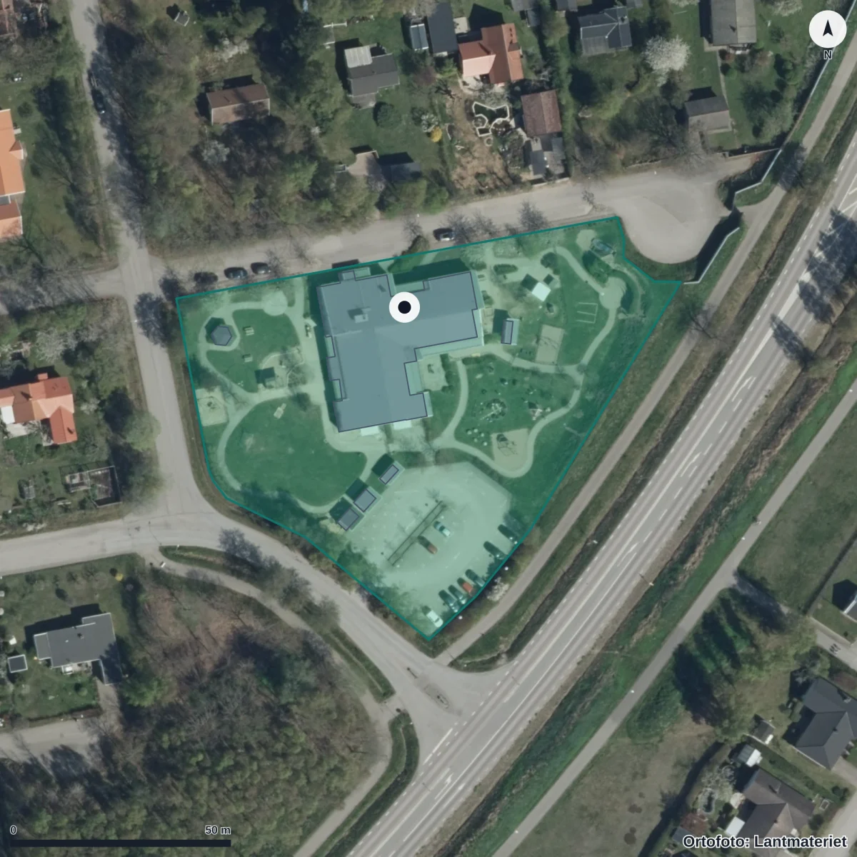 Flygbild över Snäckstrands Förskola, ortofoto från Lantmäteriet