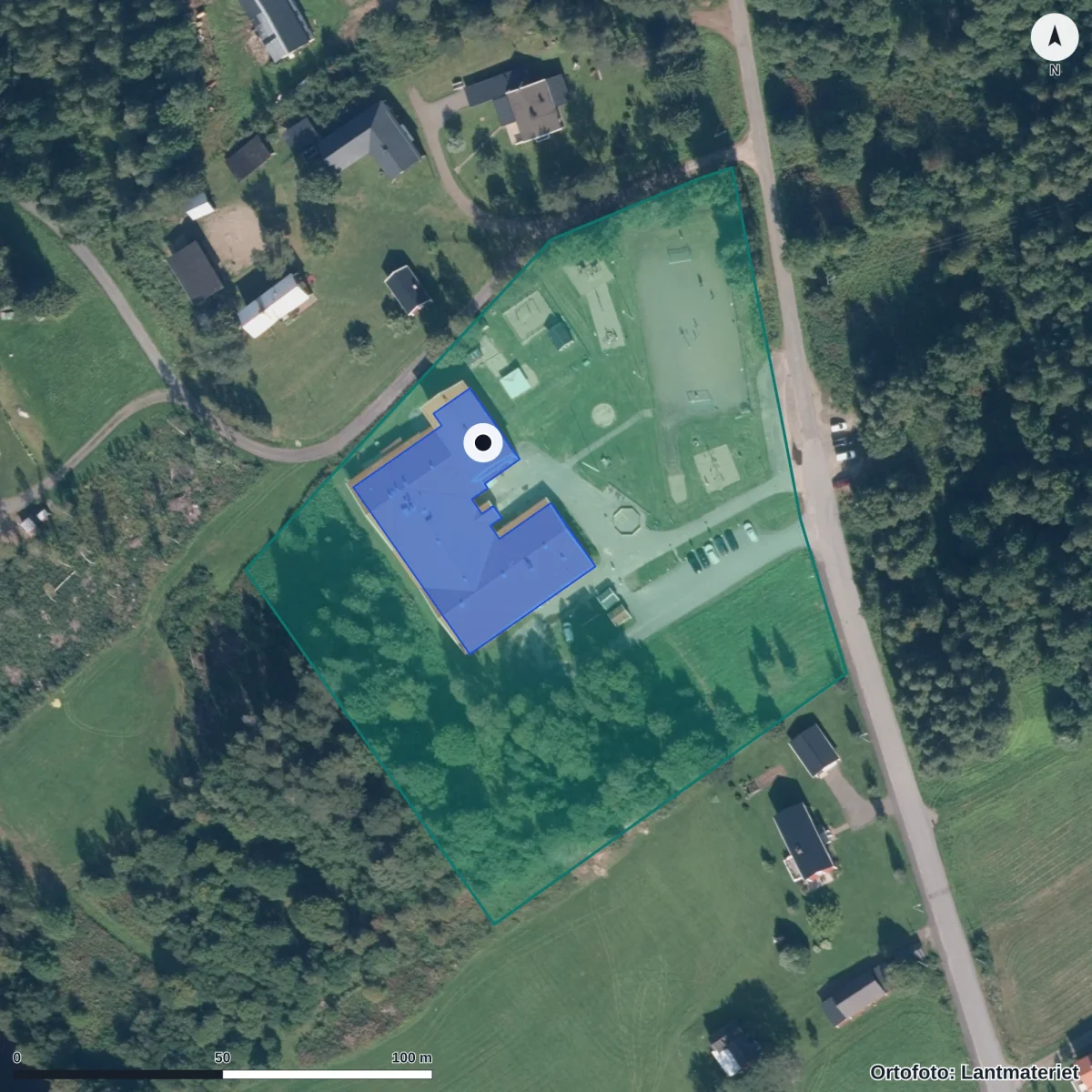 Flygbild över Påfågelns Förskola, ortofoto från Lantmäteriet
