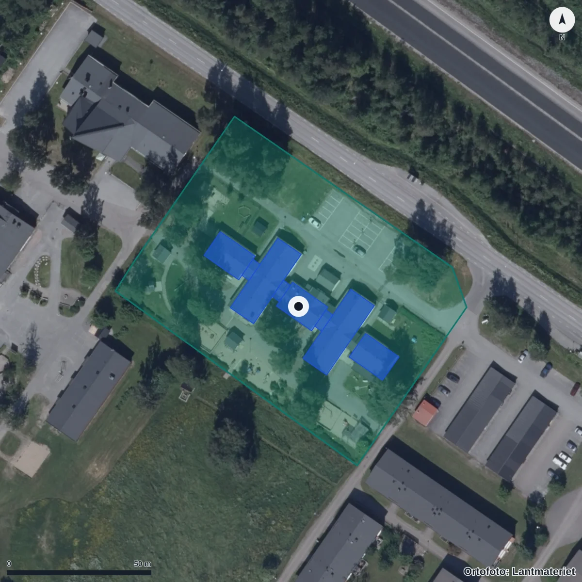 Flygbild över Bäckhagens Förskola, ortofoto från Lantmäteriet