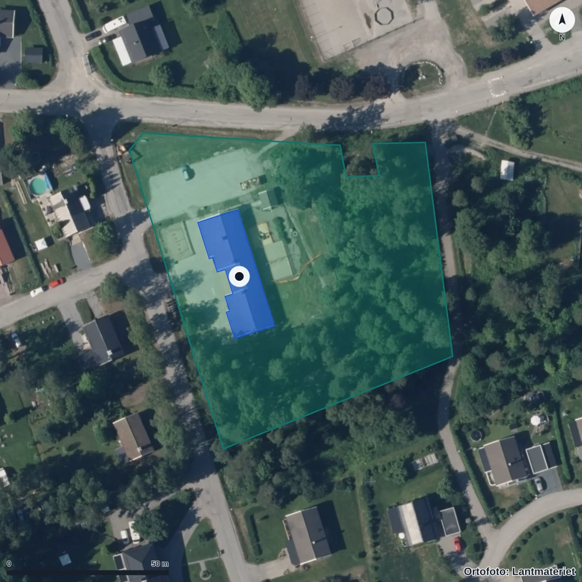 Flygbild över Rödluvans Förskola, ortofoto från Lantmäteriet
