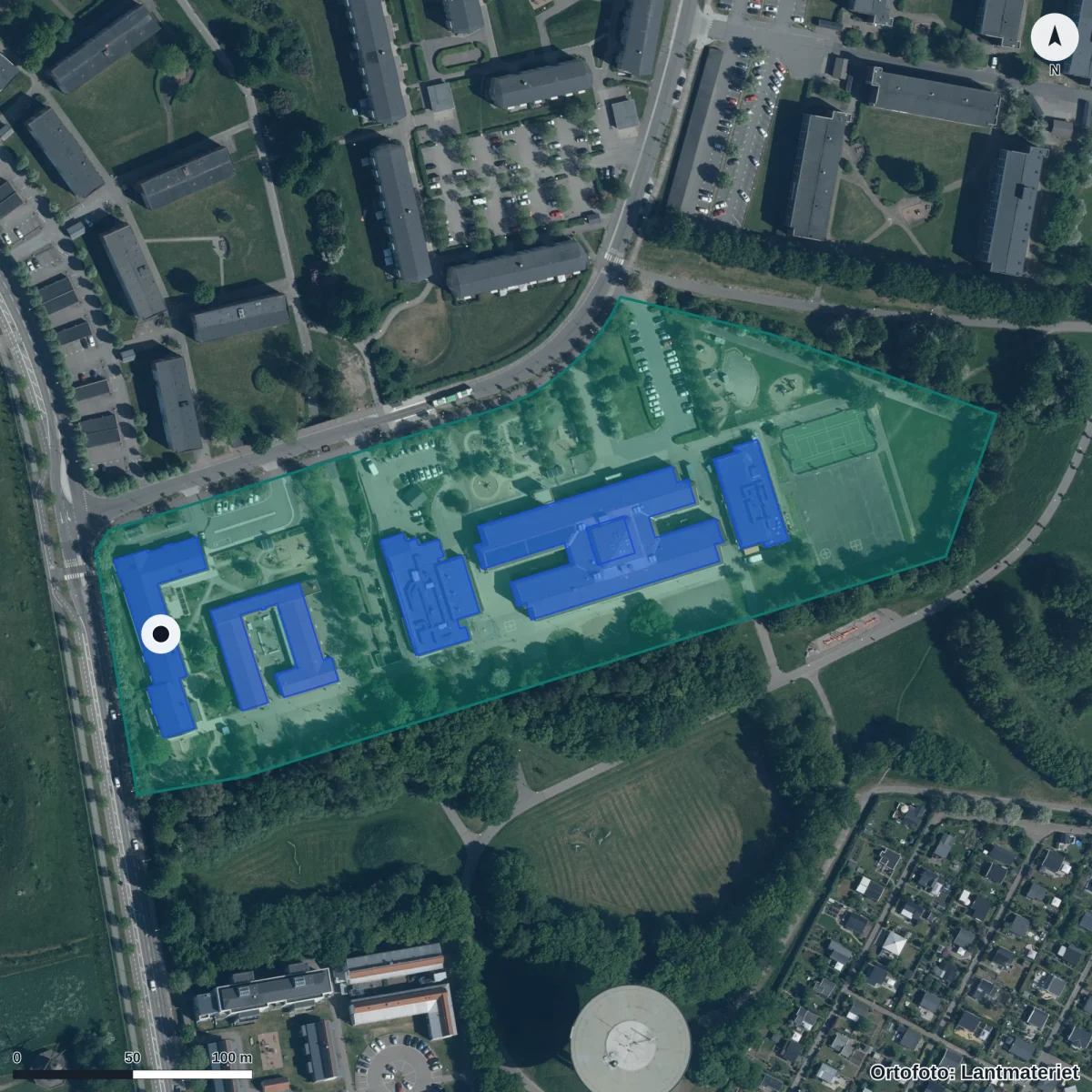 Flygbild över Trädgårdens Förskola, ortofoto från Lantmäteriet