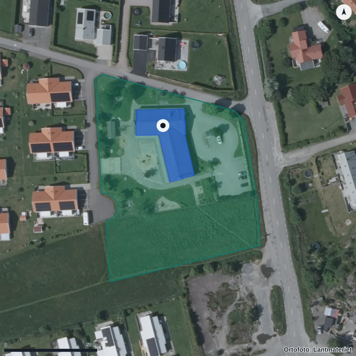 Flygbild över Stråvalla Förskola, ortofoto från Lantmäteriet