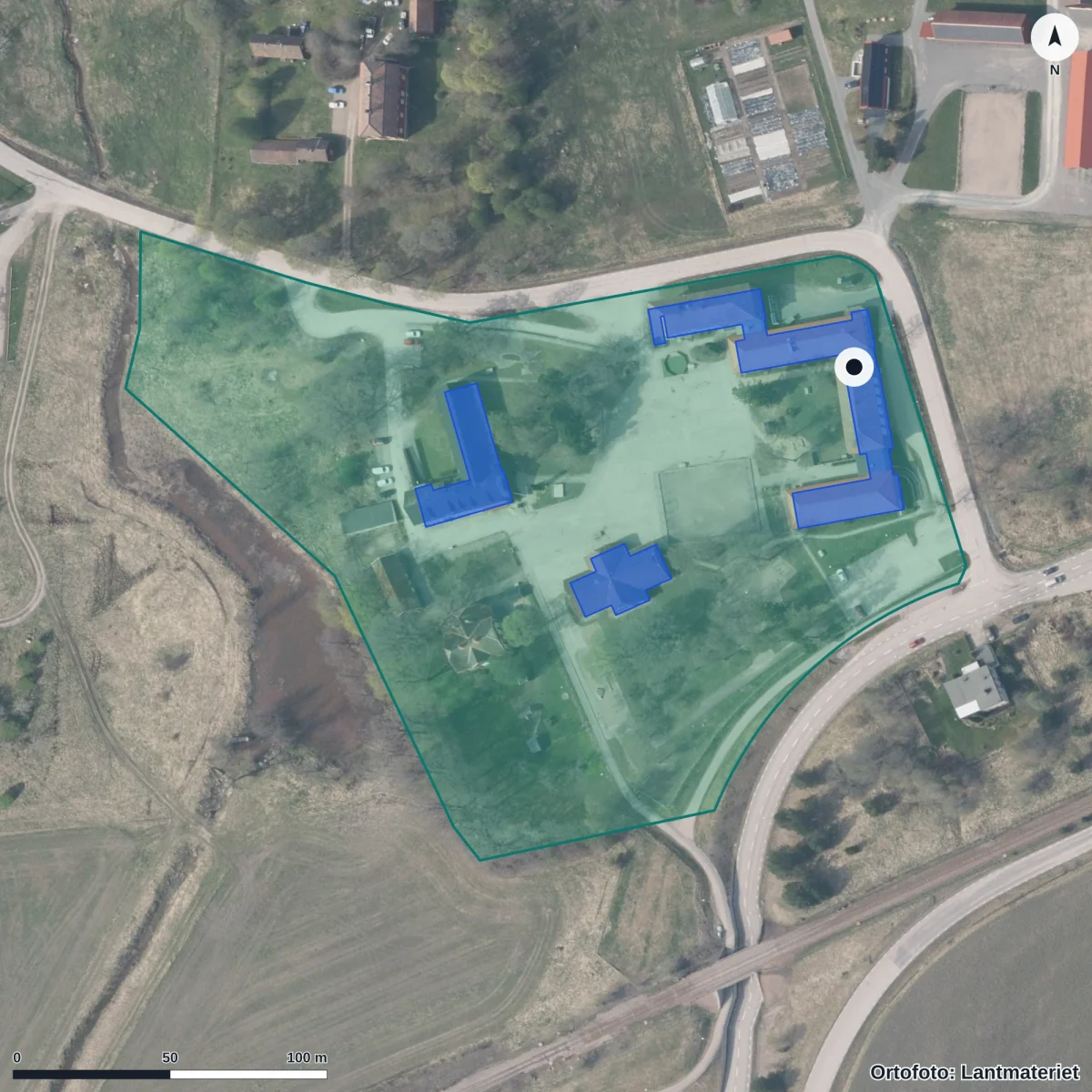 Flygbild över Munktorps Förskola, ortofoto från Lantmäteriet