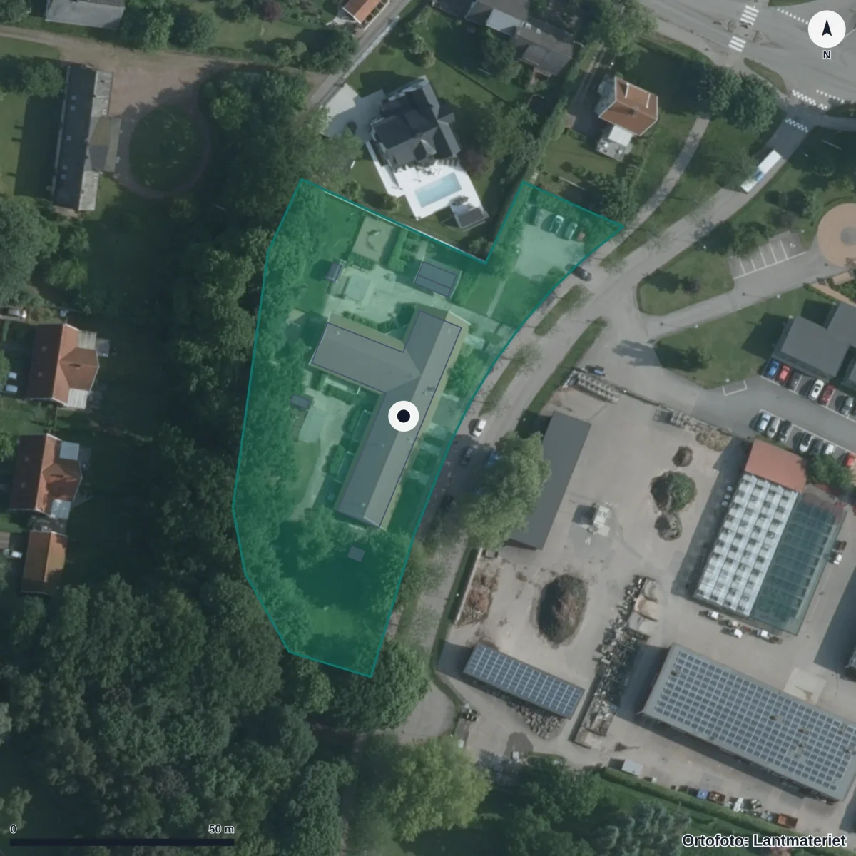 Flygbild över Karlsro Förskola, ortofoto från Lantmäteriet
