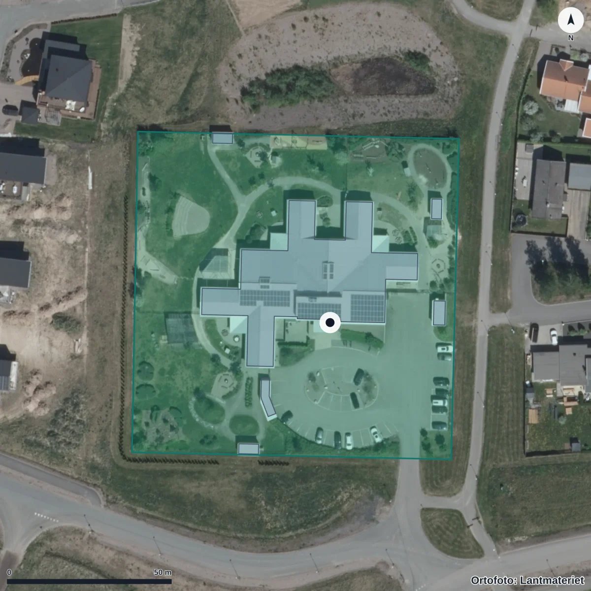 Flygbild över Knäpplans Förskola, ortofoto från Lantmäteriet