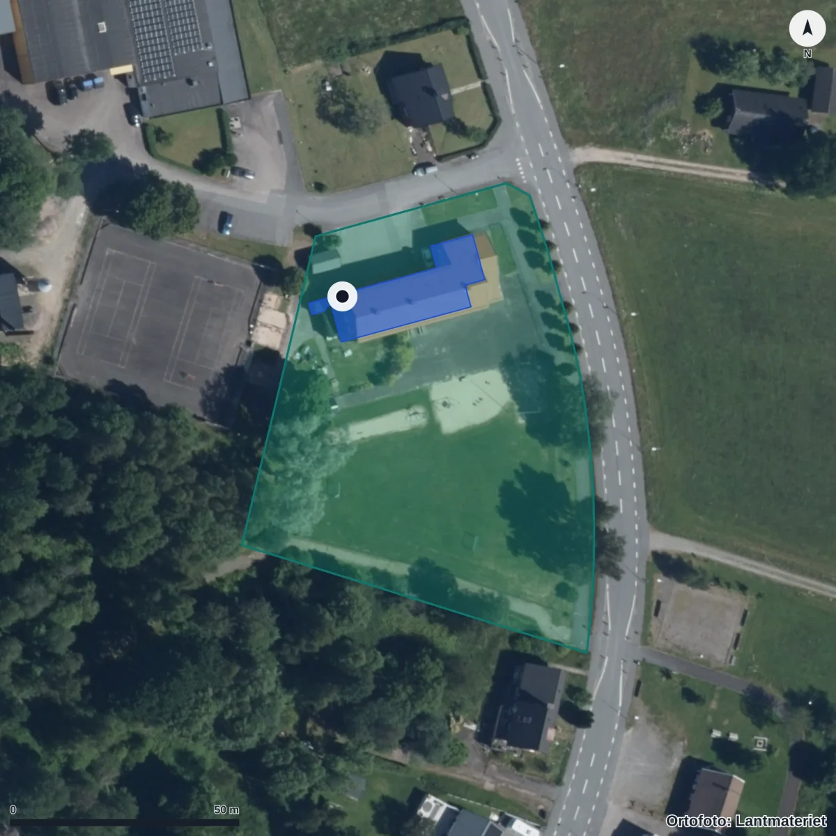 Flygbild över Skogsbackens Förskola, ortofoto från Lantmäteriet