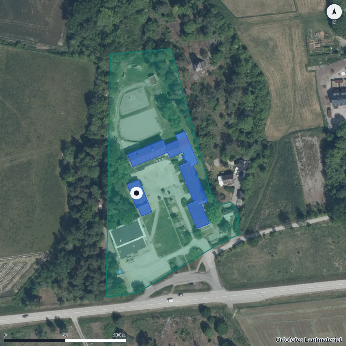 Flygbild över Munsö Förskola, ortofoto från Lantmäteriet