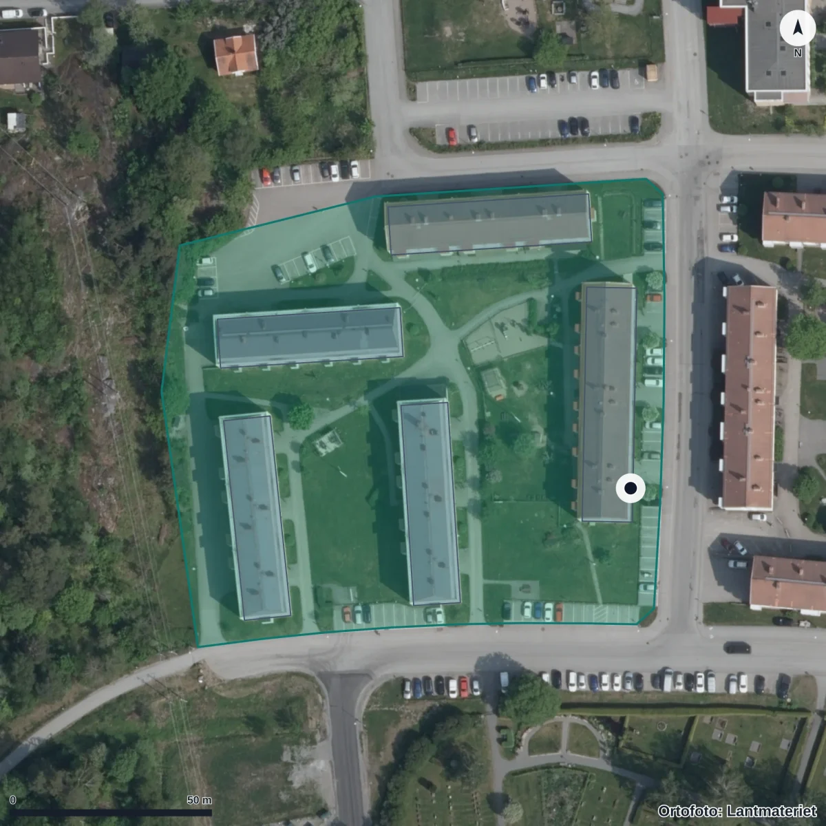 Flygbild över Montessoriförskolan Grossgärdet, ortofoto från Lantmäteriet
