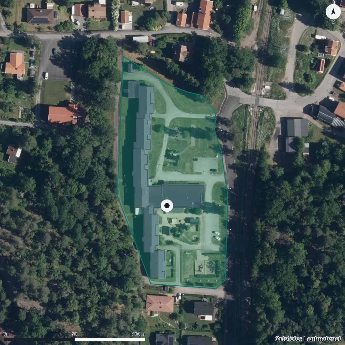 Flygbild över Sågvägen 8, ortofoto från Lantmäteriet