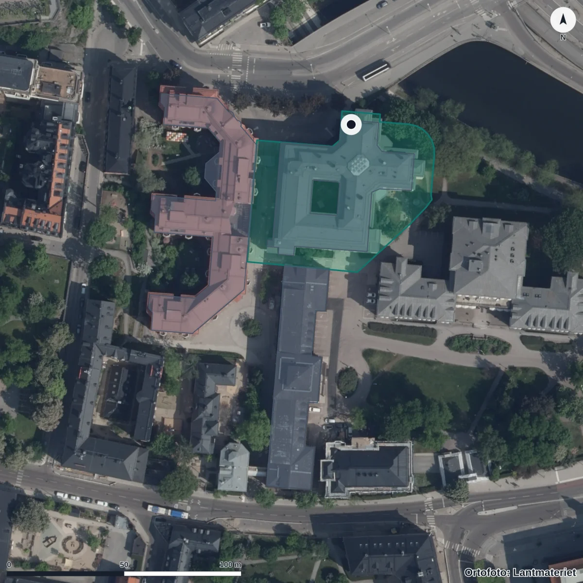 Flygbild över Förskolan Pilgården, ortofoto från Lantmäteriet