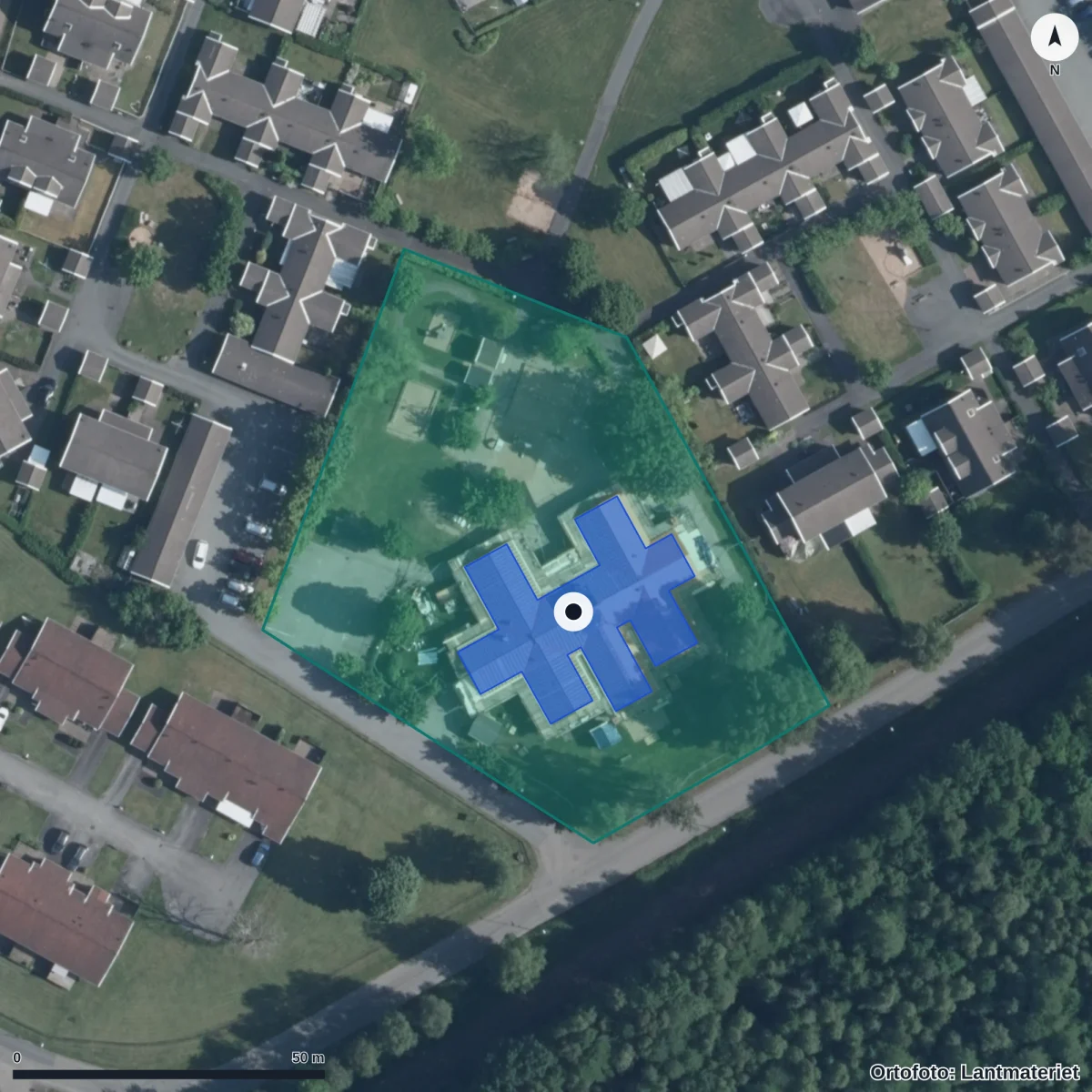 Flygbild över Strandsnäs Förskola, ortofoto från Lantmäteriet