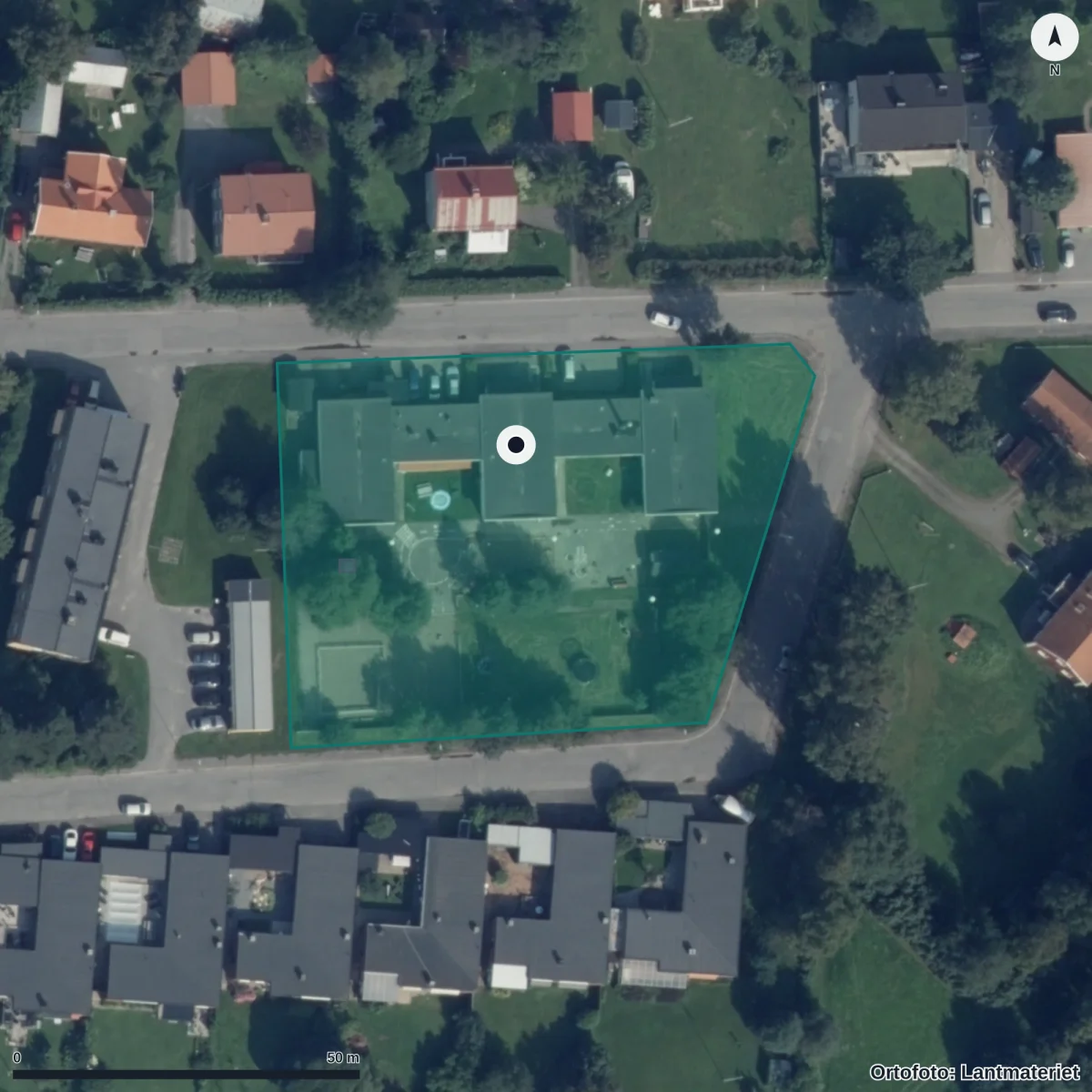 Flygbild över Risslans Förskola, ortofoto från Lantmäteriet