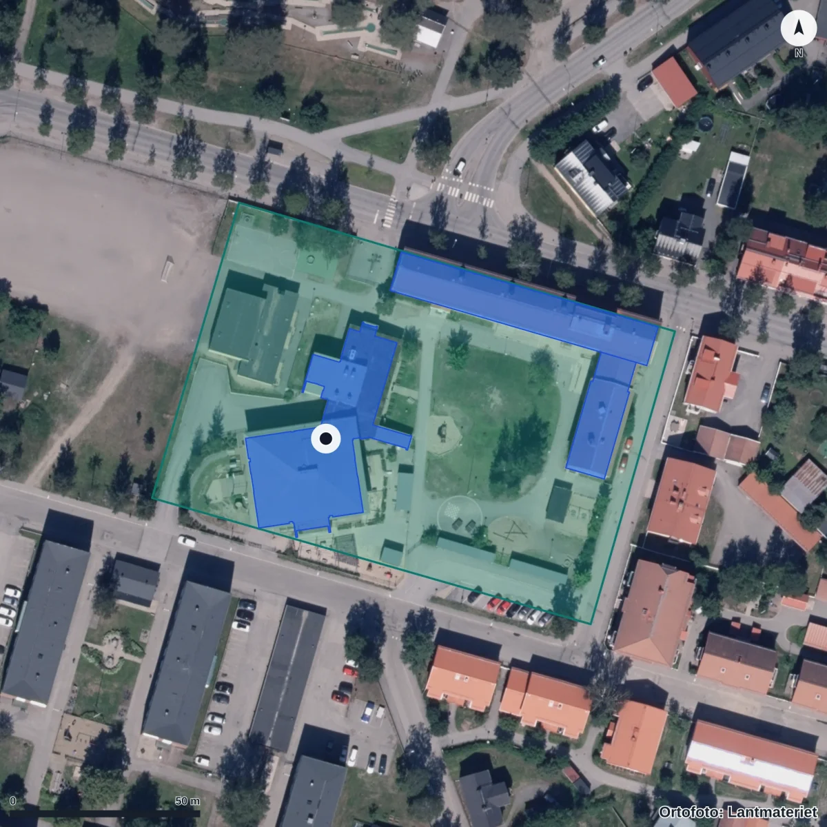 Flygbild över Förskolan Hedlunda, ortofoto från Lantmäteriet