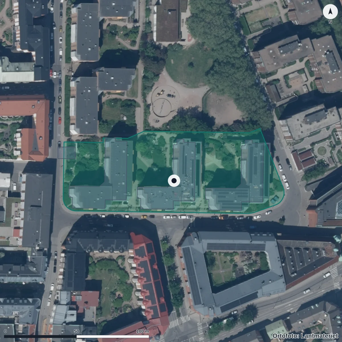 Flygbild över Lugnets Förskola, ortofoto från Lantmäteriet